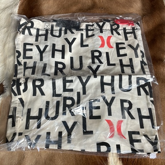 Hurley Graphic Cotton Tote Bag in Natural with Black/Red Print. NWT - Picture 4 of 9